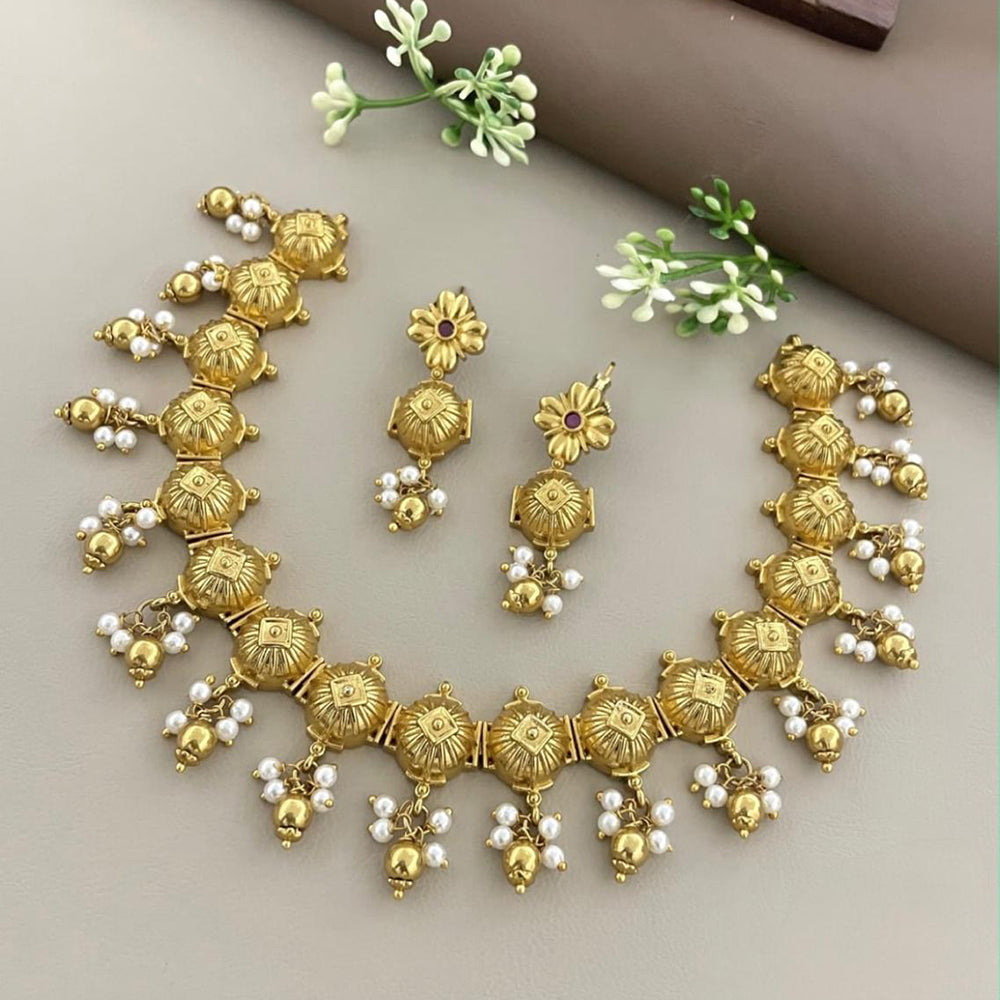 Sona Covering Elegant Pota Stone And Pearl Necklace Set