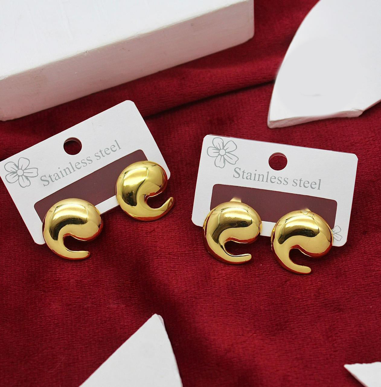 Klitz Gold Plated Stunning Fashion Stud Earring