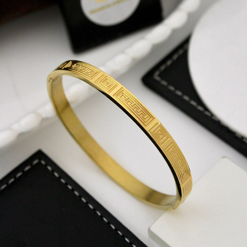 Klitz Sleek Polished Finish Heart Designer Openable Bracelet