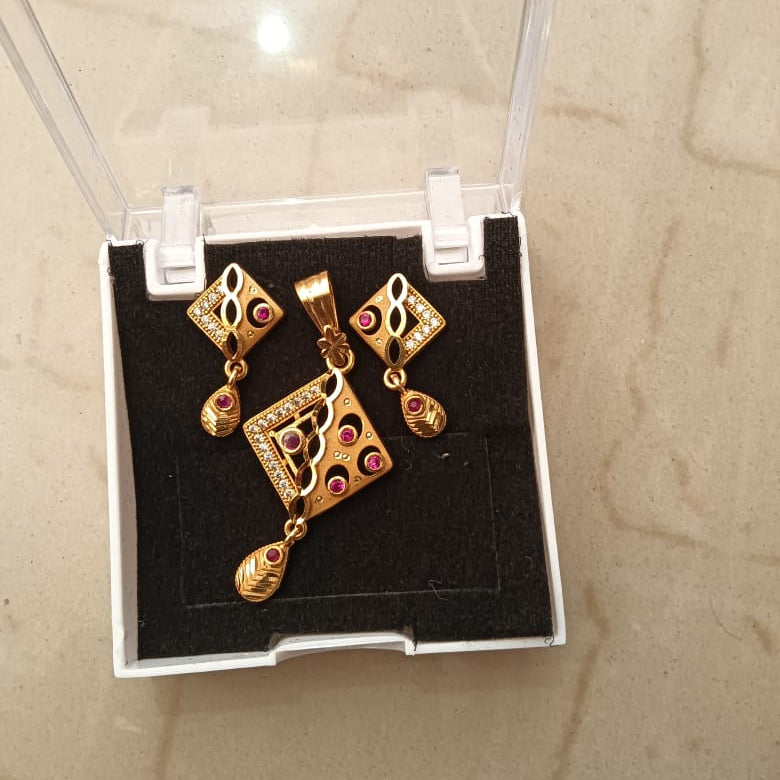Santosh Chudighar Shimmering Austrian Stone Pendant Set