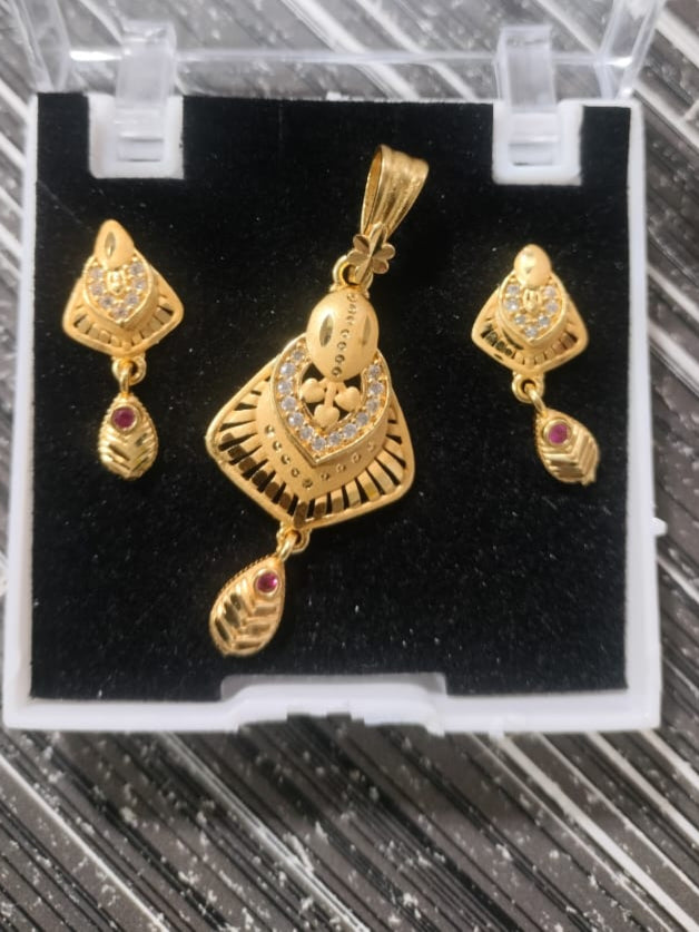 Santosh Chudighar Shimmering Austrian Stone Pendant Set