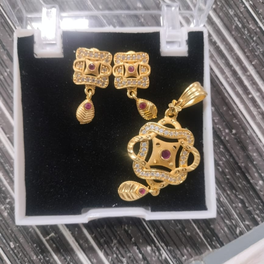 Santosh Chudighar Shimmering Austrian Stone Pendant Set