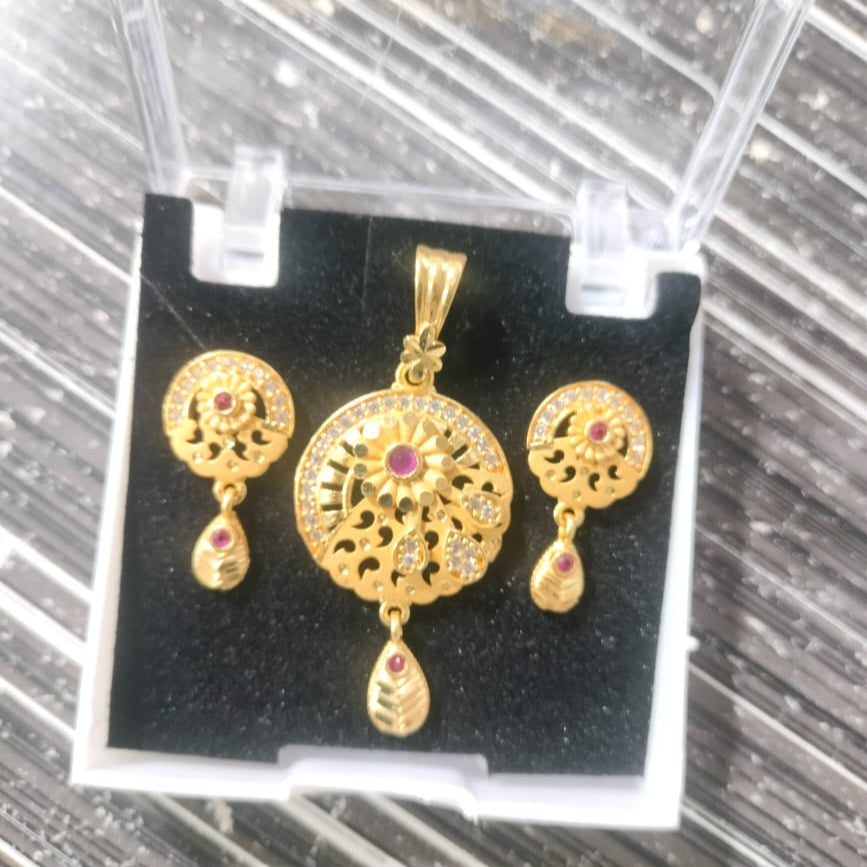 Santosh Chudighar Shimmering Austrian Stone Pendant Set