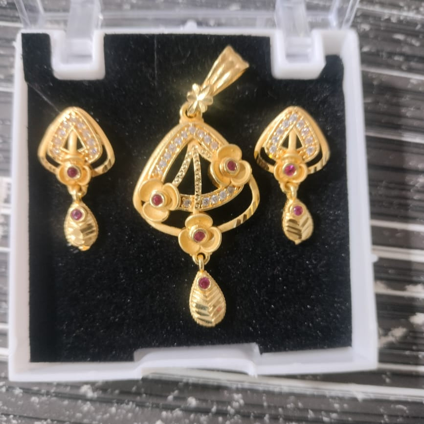 Santosh Chudighar Shimmering Austrian Stone Pendant Set