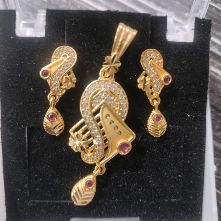 Santosh Chudighar Shimmering Austrian Stone Pendant Set