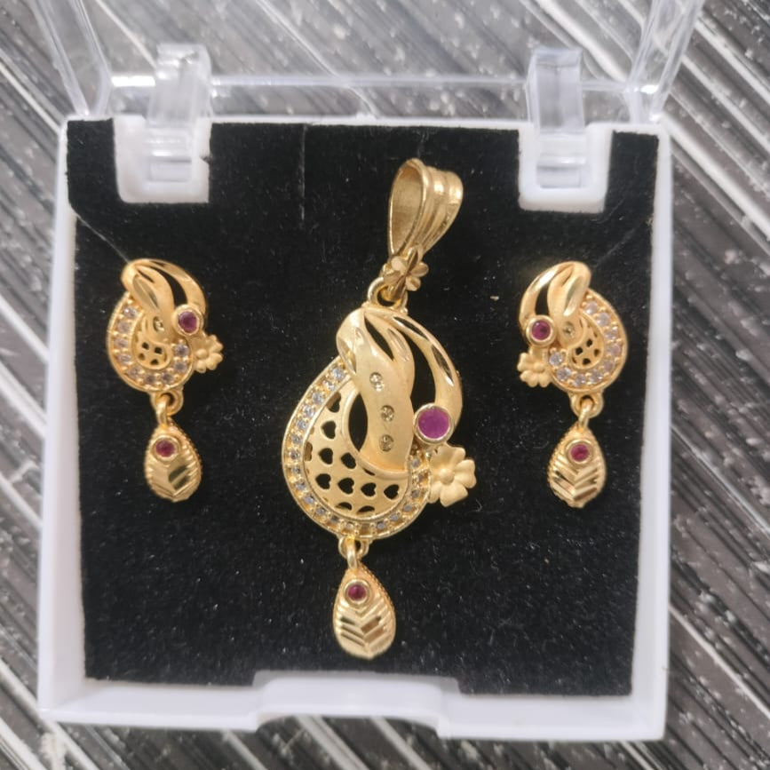 Santosh Chudighar Shimmering Austrian Stone Pendant Set