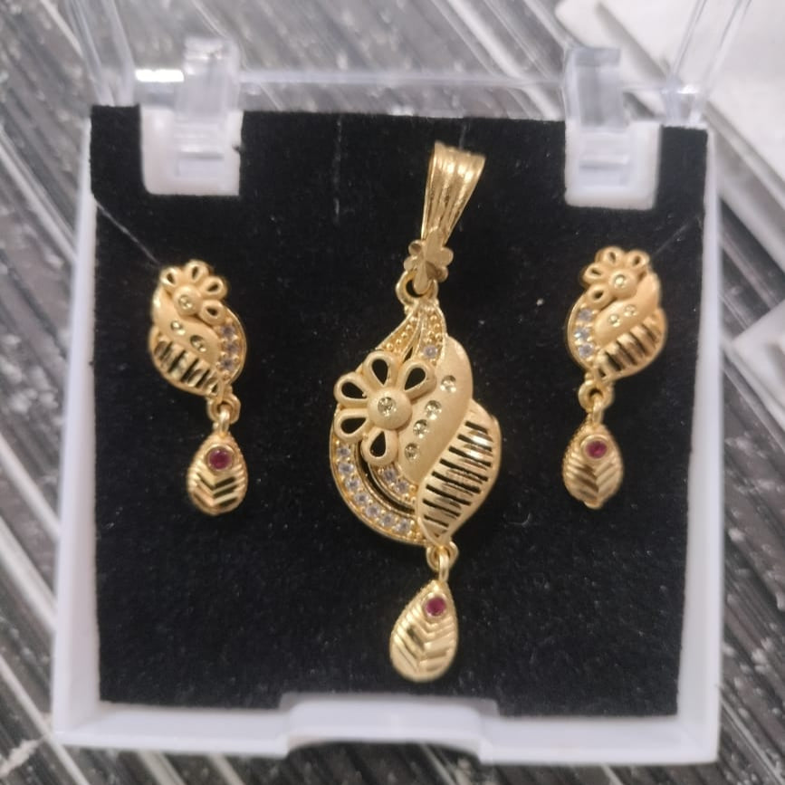 Santosh Chudighar Shimmering Austrian Stone Pendant Set
