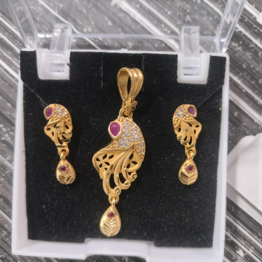 Santosh Chudighar Shimmering Austrian Stone Pendant Set