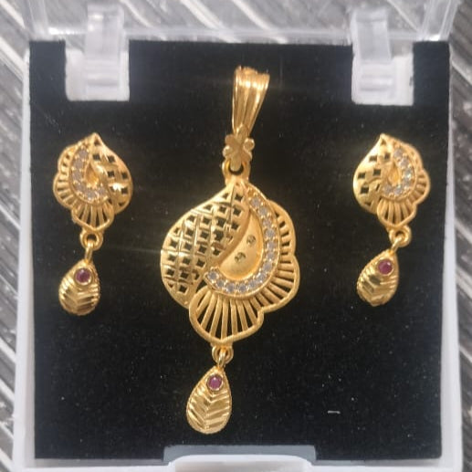 Santosh Chudighar Shimmering Austrian Stone Pendant Set