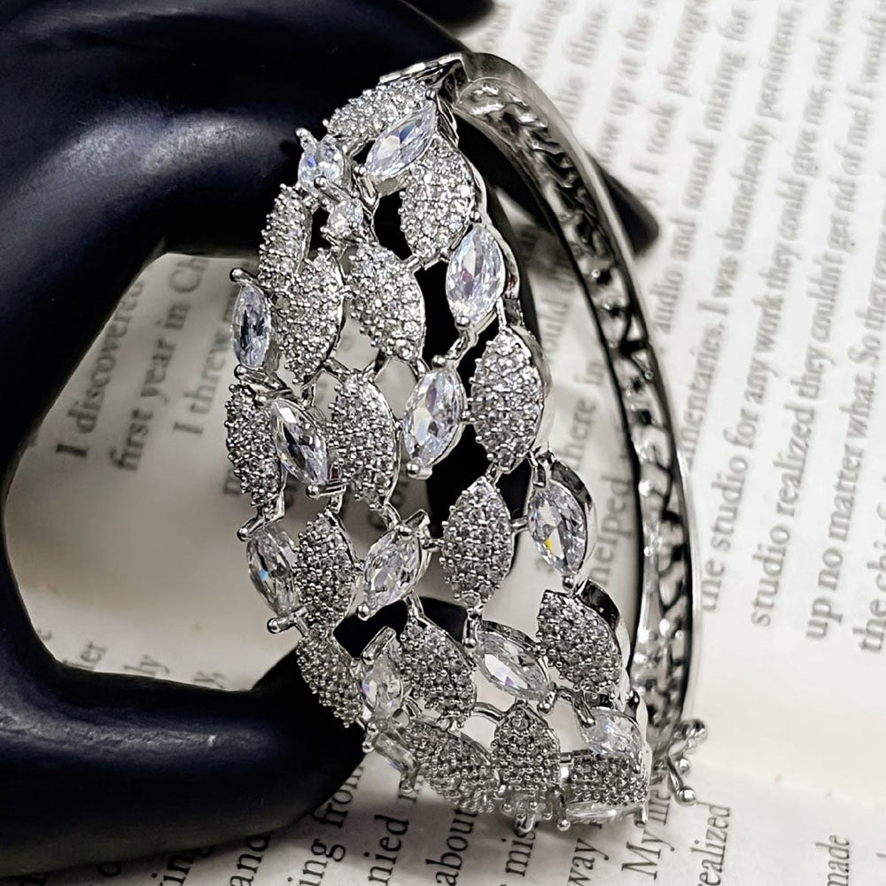 ZF Collection Crytsal Stone And Austrian Stone Openable Bracelet