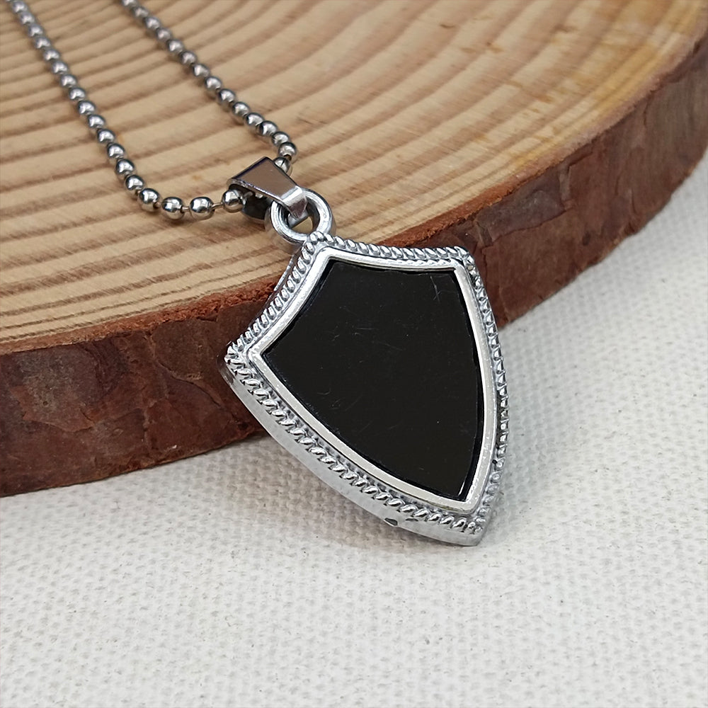 JewelMaze Black Enamel Chain Pendant For Men