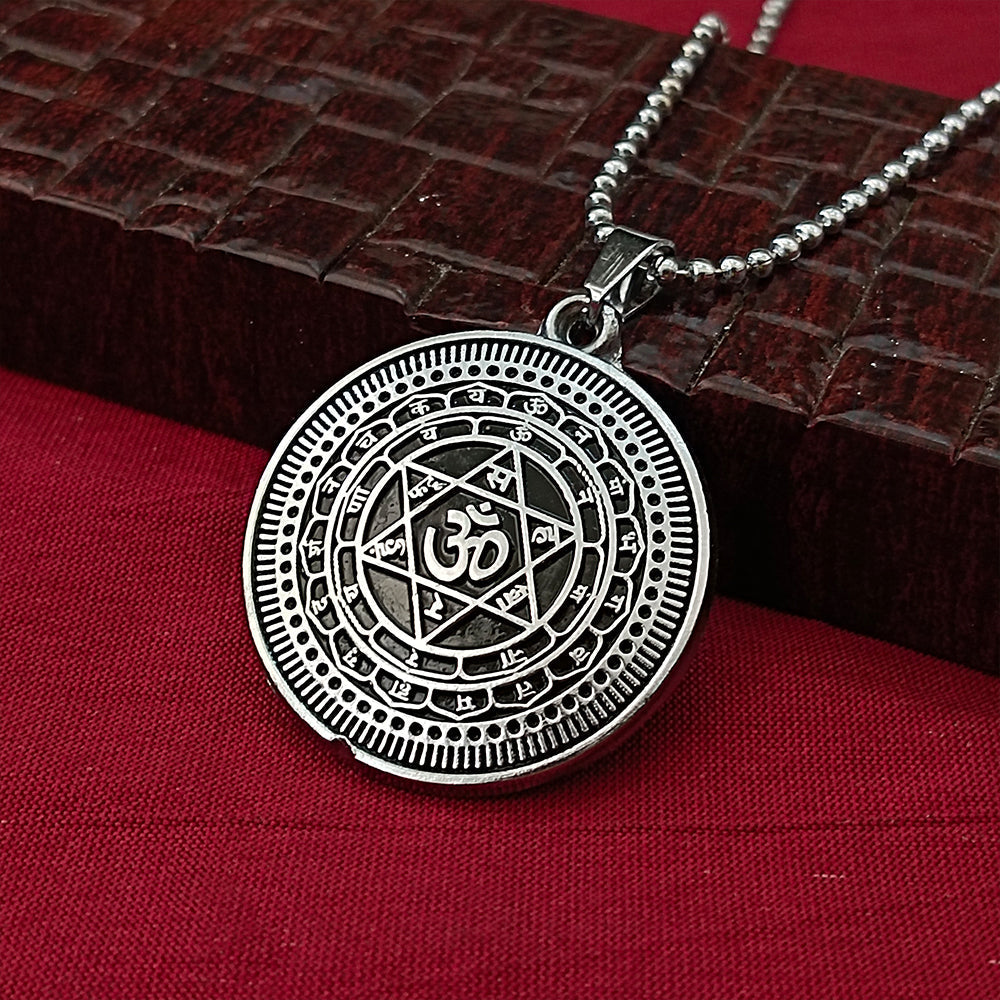 Urthn Sudarshan chakra Yantram Chain Pendant
