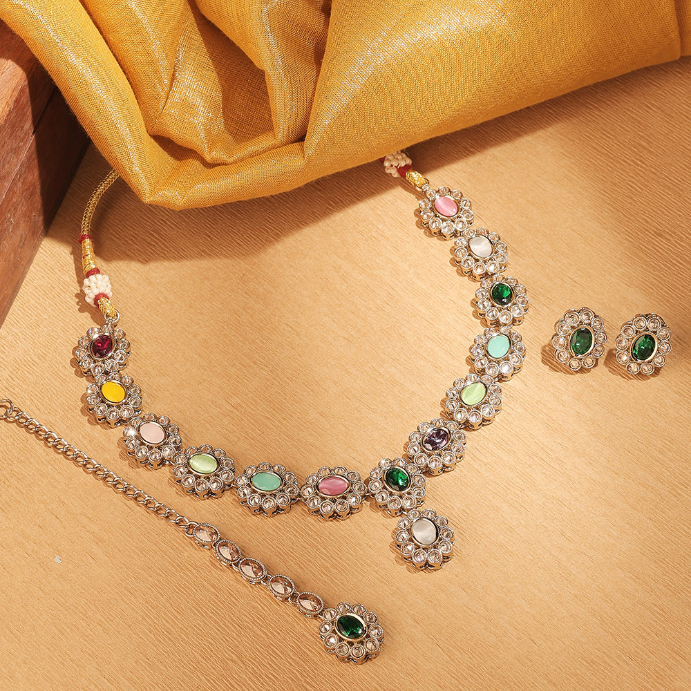 Saloni Fashion Jewellery Graceful Round and Oval Shape Antique Gold Plated Brown Uncut Kundan Stone Choker Necklace Set With Maangtikka For Women and Girls