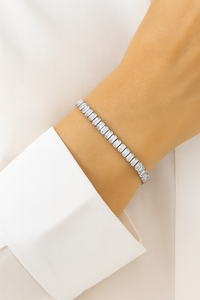 Etnico Stylish Silver Plated Cubic Zirconia American Diamond Adjustable Bracelet For Women