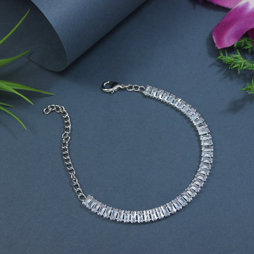 Etnico Stylish Silver Plated Cubic Zirconia American Diamond Adjustable Bracelet For Women