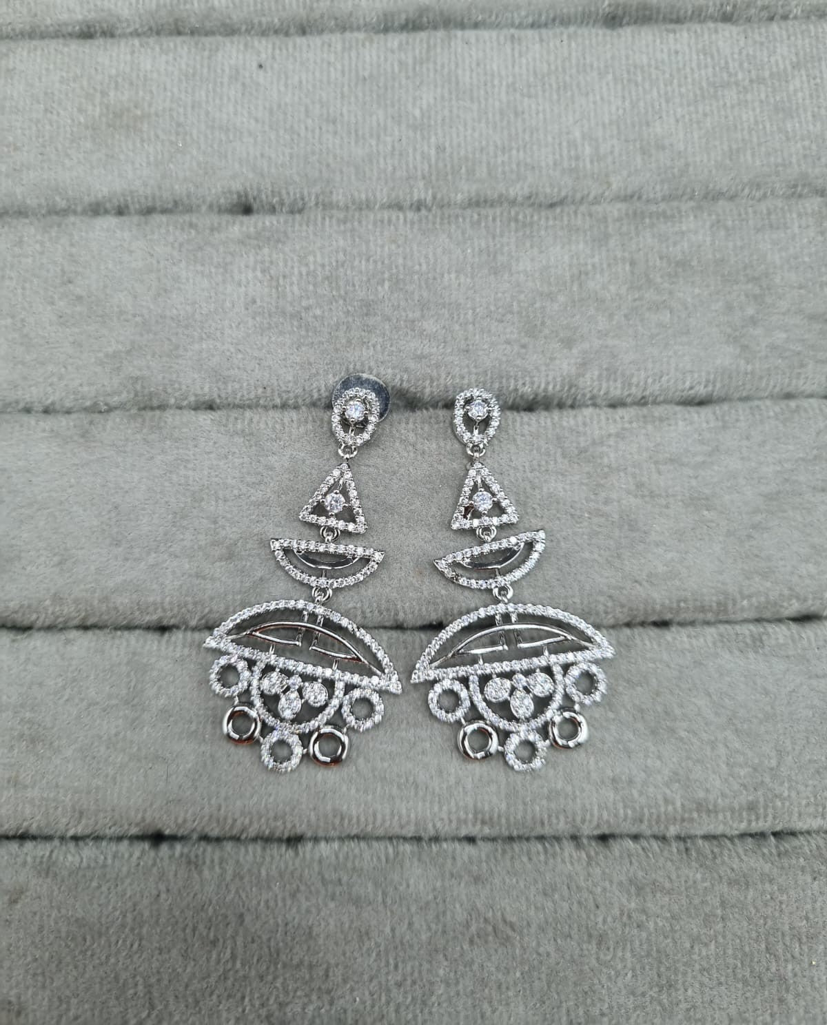 LAFZ  Ornate Geometric AD Chandelier Drops