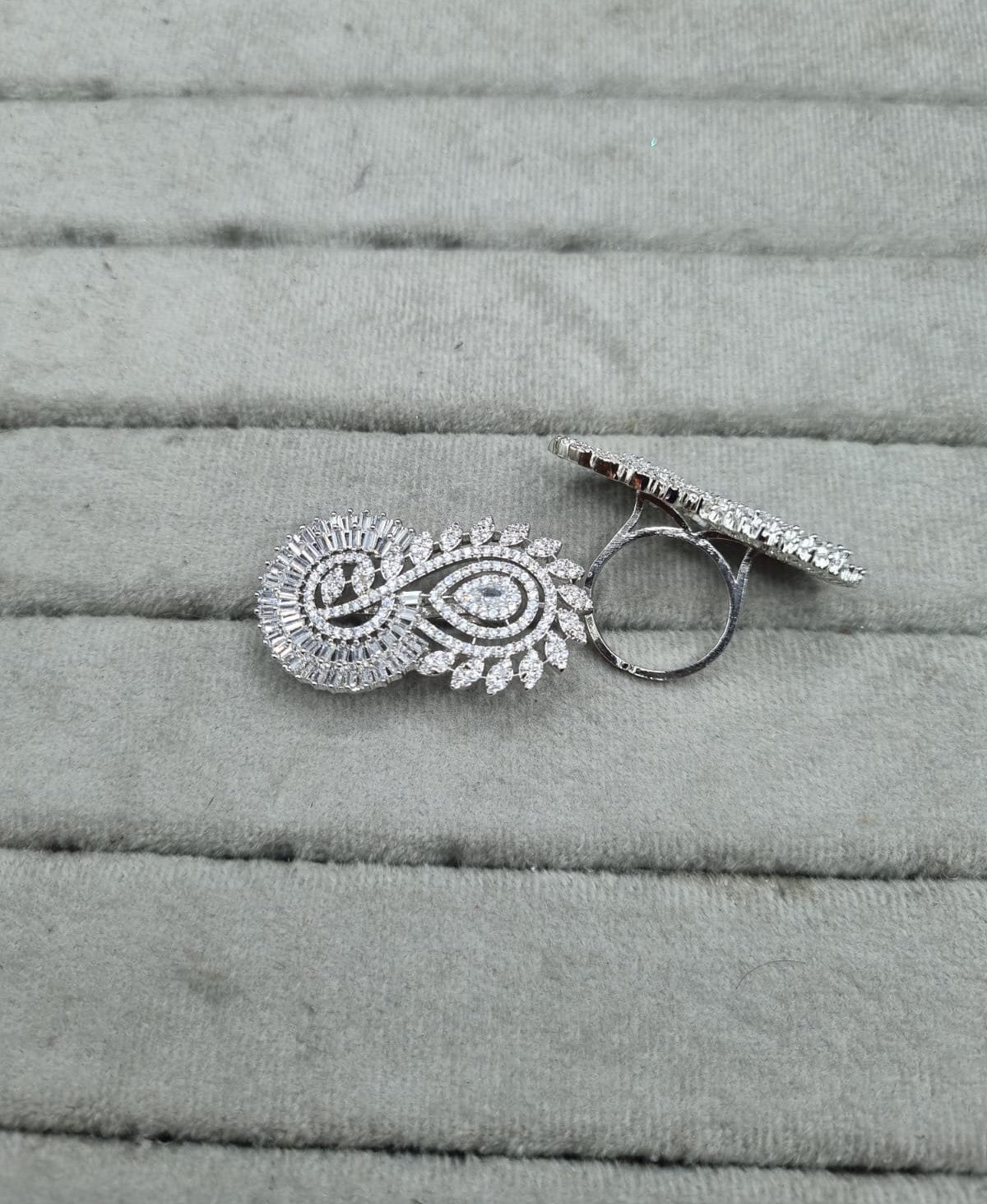 LAFZ  Luxurious Rhodium-Plated AD Infinity Ring