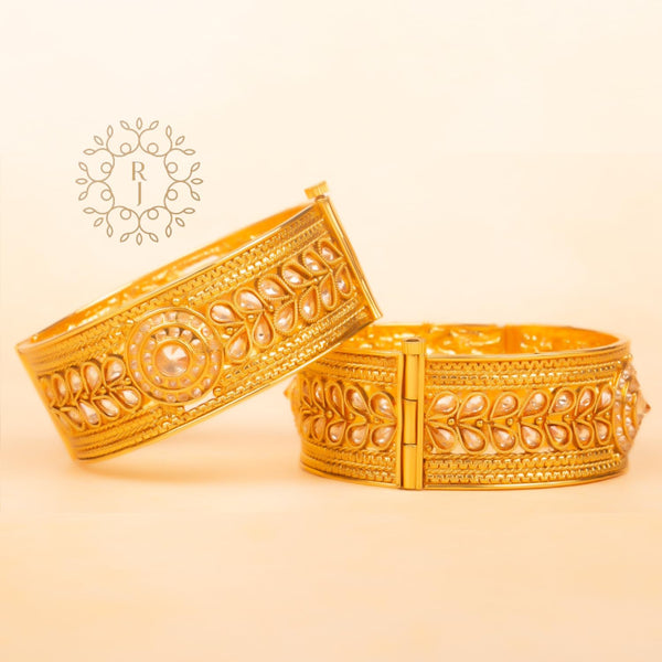 Raddhi Jewels Designer Premium Quality Rajwadi Gold Plated Brass Openable Kada/Bangles Set