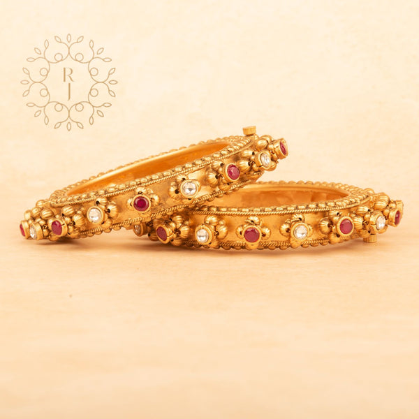 Raddhi Jewels Designer Premium Quality Rajwadi Gold Plated Brass Openable Kada/Bangles Set