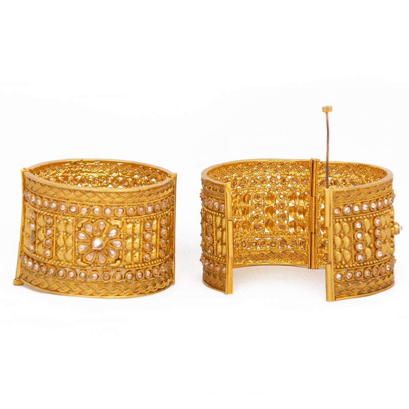 Raddhi Jewels Designer Premium Quality Rajwadi Gold Plated Brass Openable Kada/Bangles Set