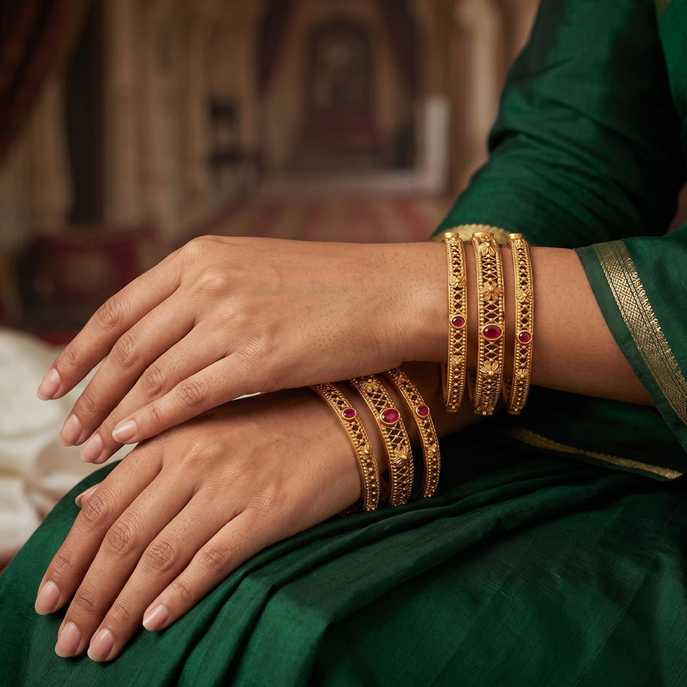 Js Fashion  North Style Antique Jewellery Fancy Design Antique Bangles Set Of 6