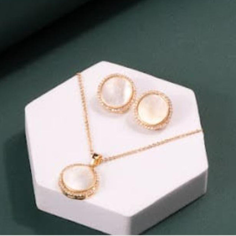 ChicCharm Jewellery Brass Gold Plated Mother Pearl Pendant Set