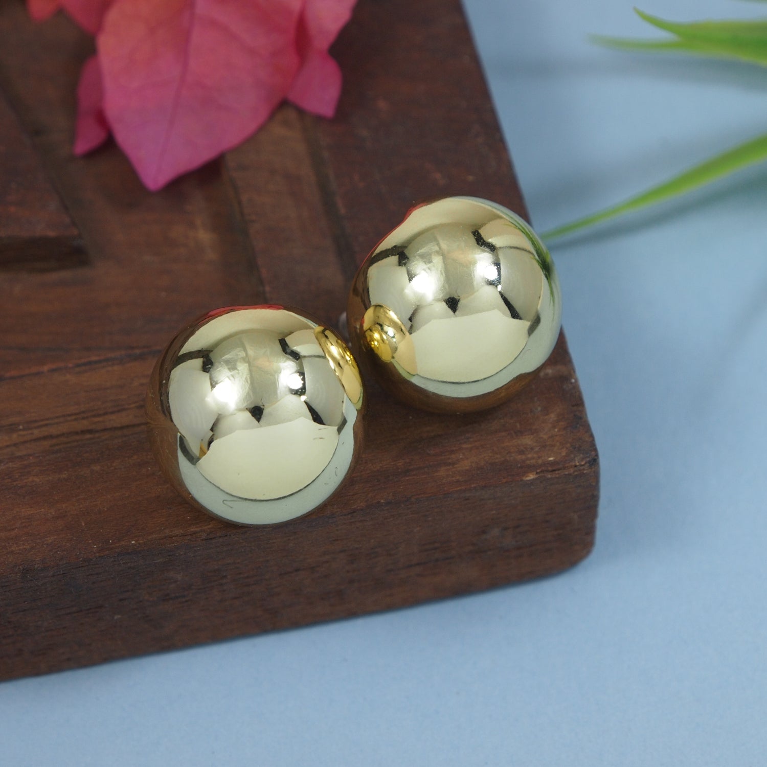 Etnico Gold Plated Half Circle Fashion Stylish Lightweight Chunky Stud Earrings For Women