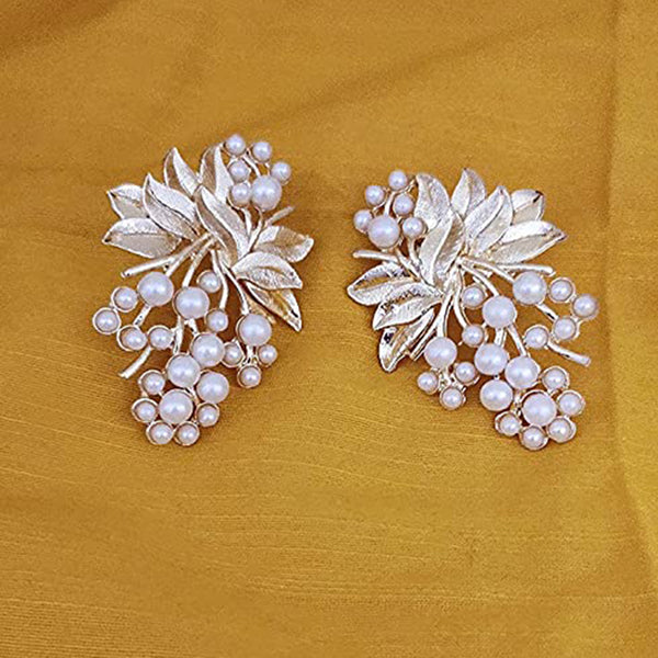 Subhag Alankar Rose Gold Pretty stud earrings in an attractive