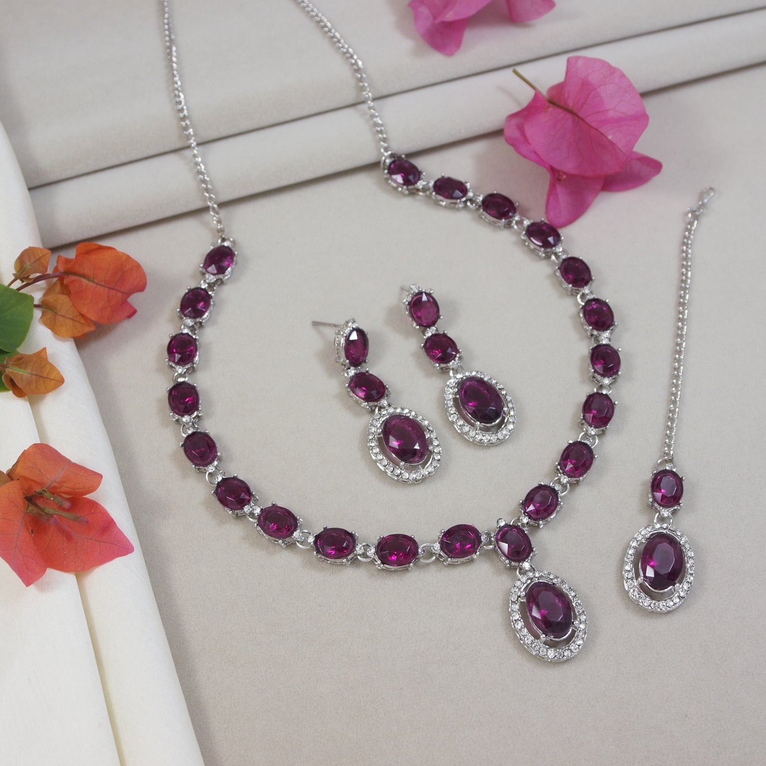 Etnico Silver Plated Stylish Design Crystal Diamond Necklace With Earrings & Maang Tikka Jewellery Set for Women (Silver Wine)