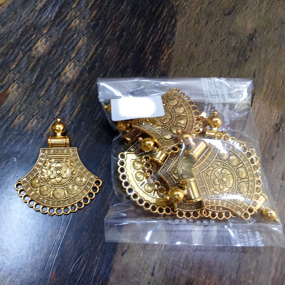 Kriaa Beads Beautiful Fan shape Pendant for Daily Wear ,Office, Party & Festive Jewelry