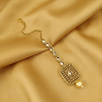 Js Fashion  Center Paan Style Rounded Rectangle Maang Tikka