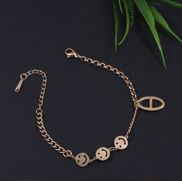 Tarohi Jewels Stainless Steel Gold/Silver/Rosegold Plated Smiley Charm Bracelet