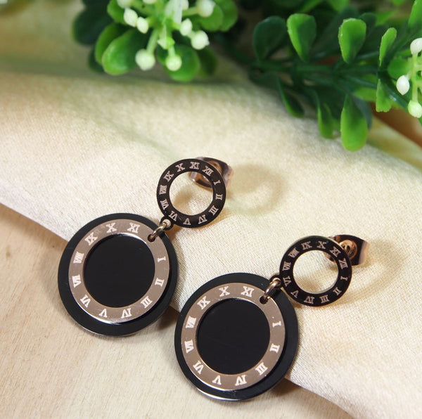 Tarohi Jewels Stainless Steel Rosegold Plated Roman Numerals Inlaid Black Disc Earring-STNER 2732