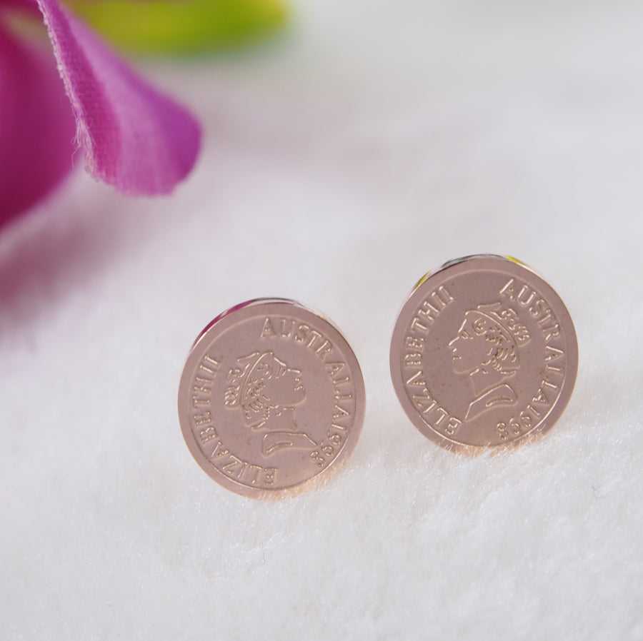 Tarohi JewelsStainless Steel Rosegold Plated Queen Elizabeth Coin Shaped Stud Earring- STNER 3849