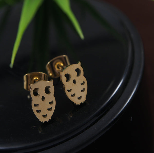 Tarohi Jewels Stainless Steel Gold Plated Owl Stud Earring- STNER 3858