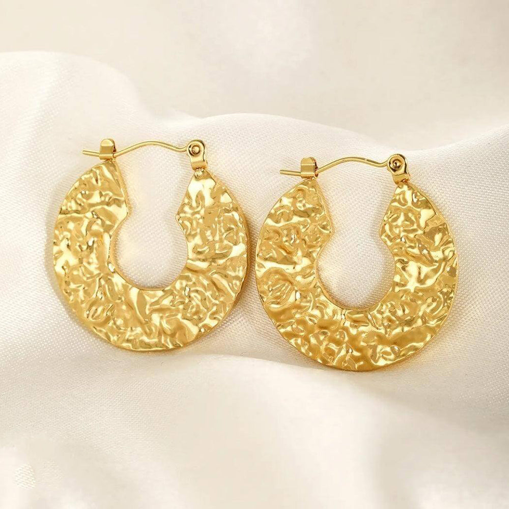 Bevy Pearls Modern Wave Design Hoop Earrings