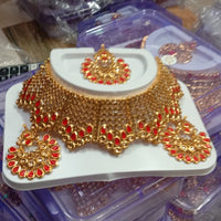 Neetu Art Gold Plated Kundan Stone Choker Necklace Set With Maangtikka