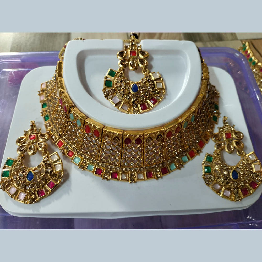 Neetu Art Gold Plated Kundan Stone Choker Necklace Set With Maangtikka