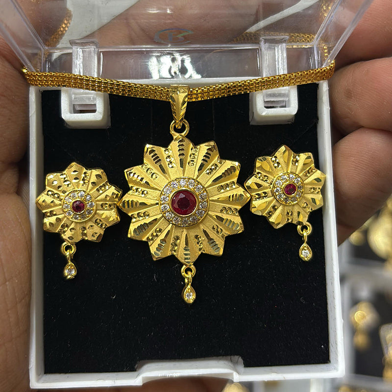 Pari Art Jewellery Forming Gold Pendant Set