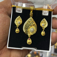 Pari Art Jewellery Forming Gold Pendant Set