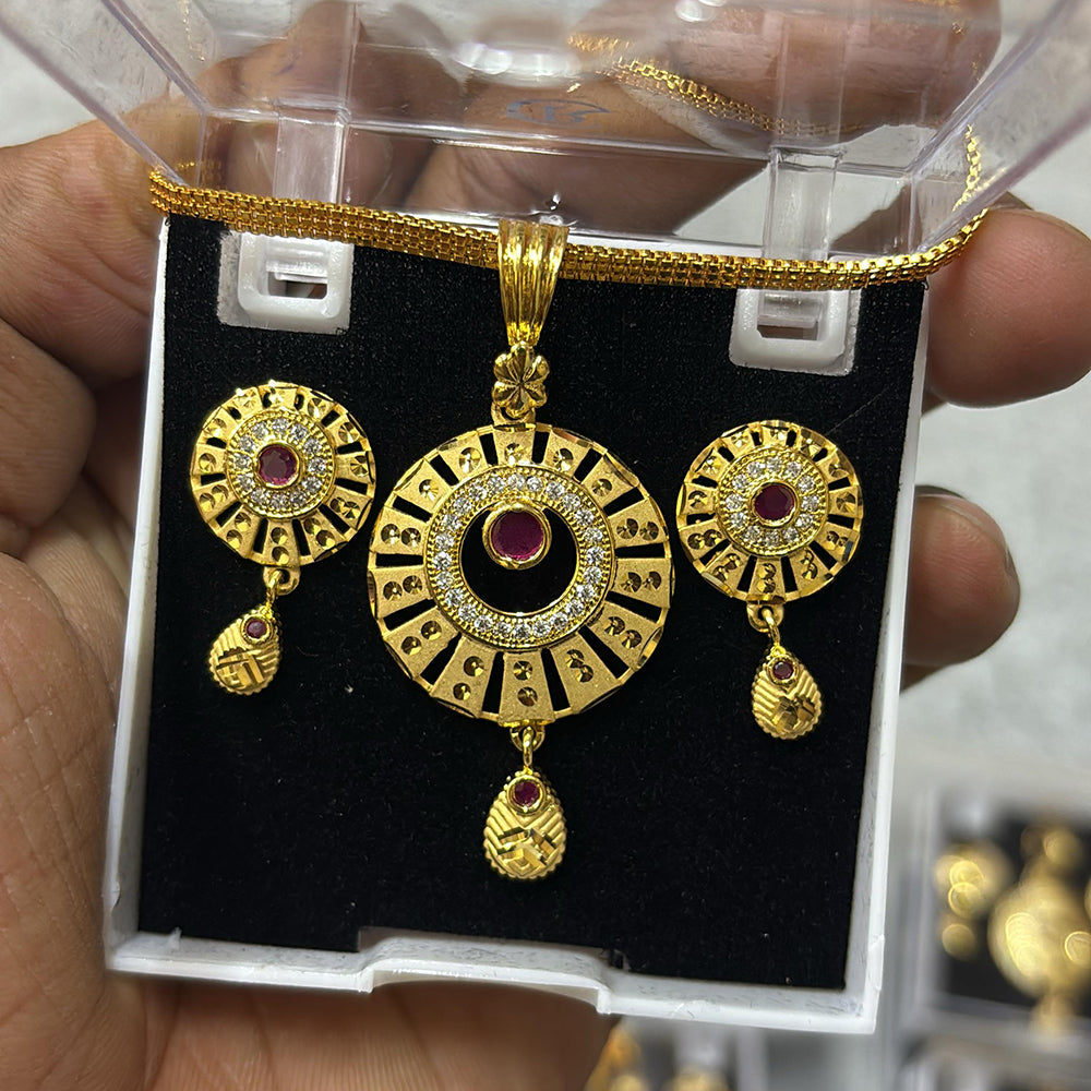 Pari Art Jewellery Forming Gold Pendant Set