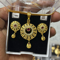 Pari Art Jewellery Forming Gold Pendant Set