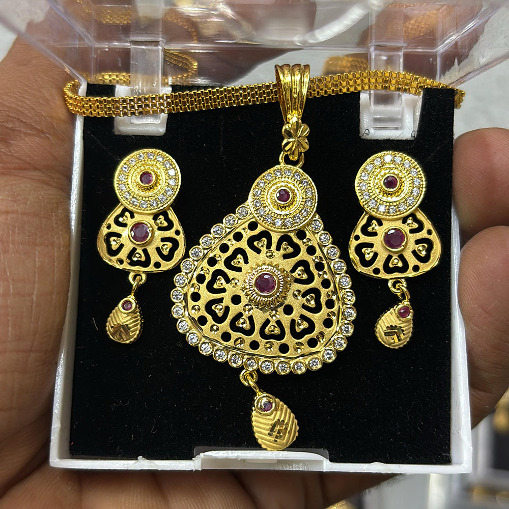 Pari Art Jewellery Forming Gold Pendant Set
