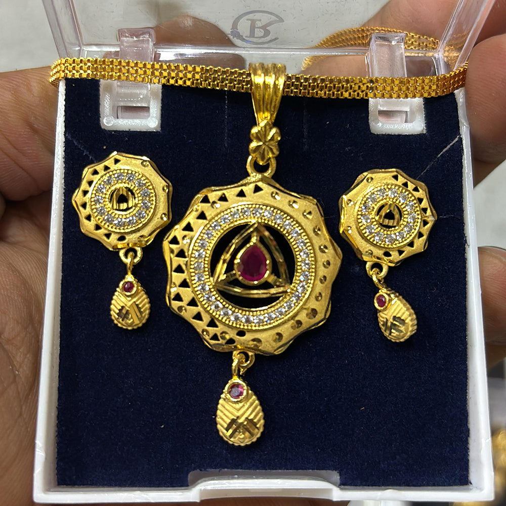 Pari Art Jewellery Forming Gold Pendant Set