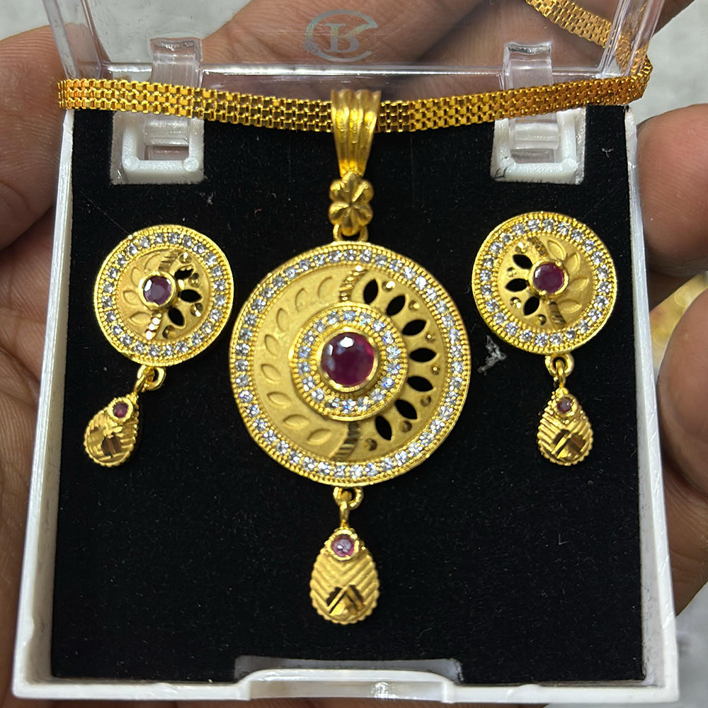 Pari Art Jewellery Forming Gold Pendant Set
