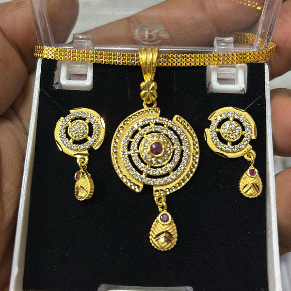 Pari Art Jewellery Forming Gold Pendant Set