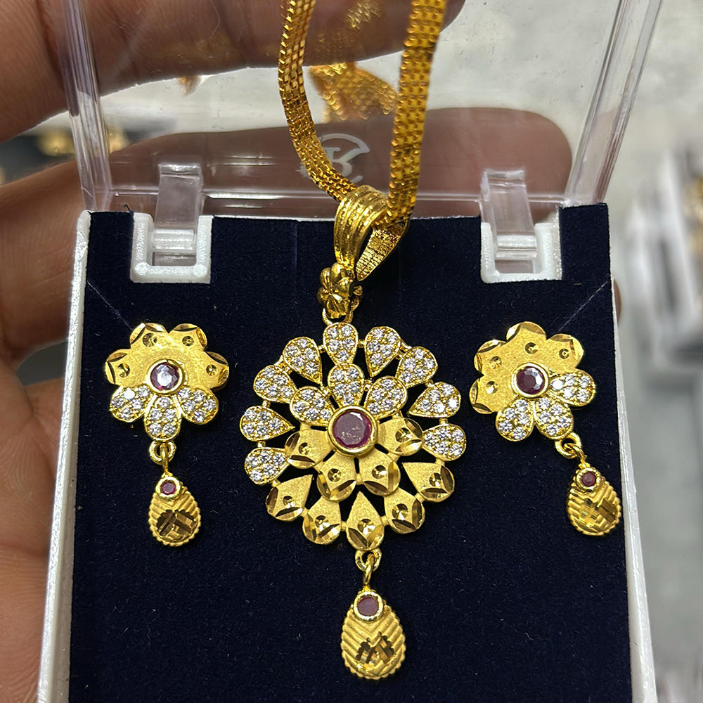 Pari Art Jewellery Forming Gold Pendant Set