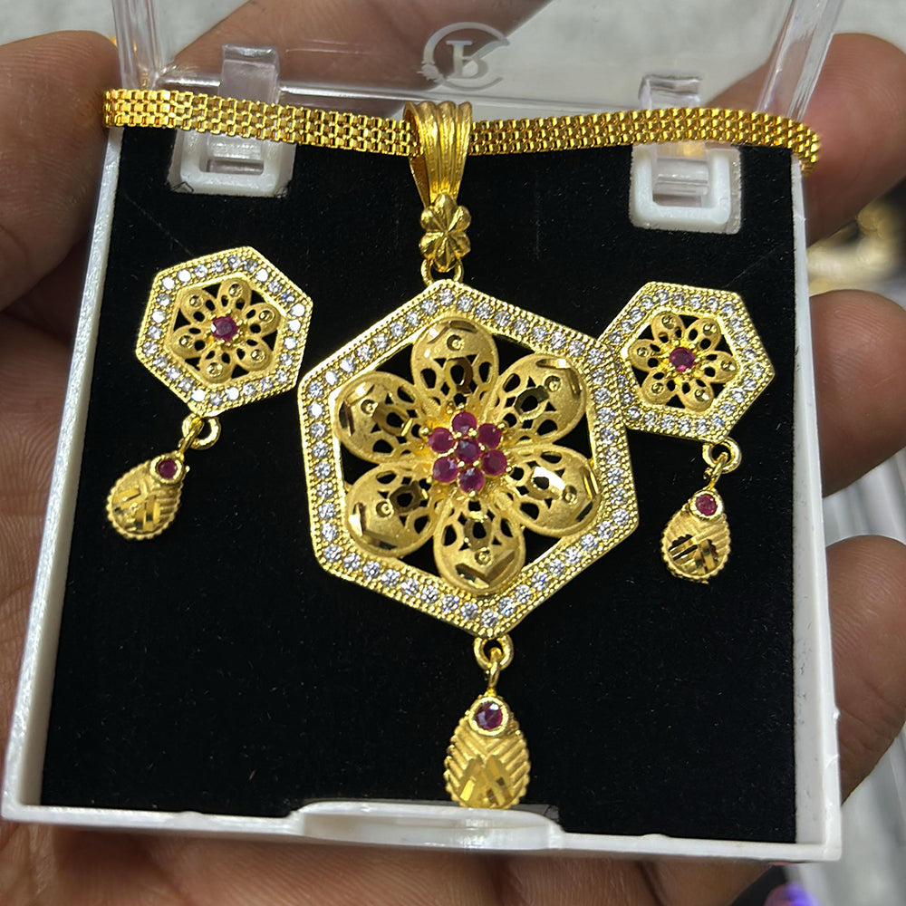 Pari Art Jewellery Forming Gold Pendant Set