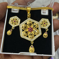 Pari Art Jewellery Forming Gold Pendant Set