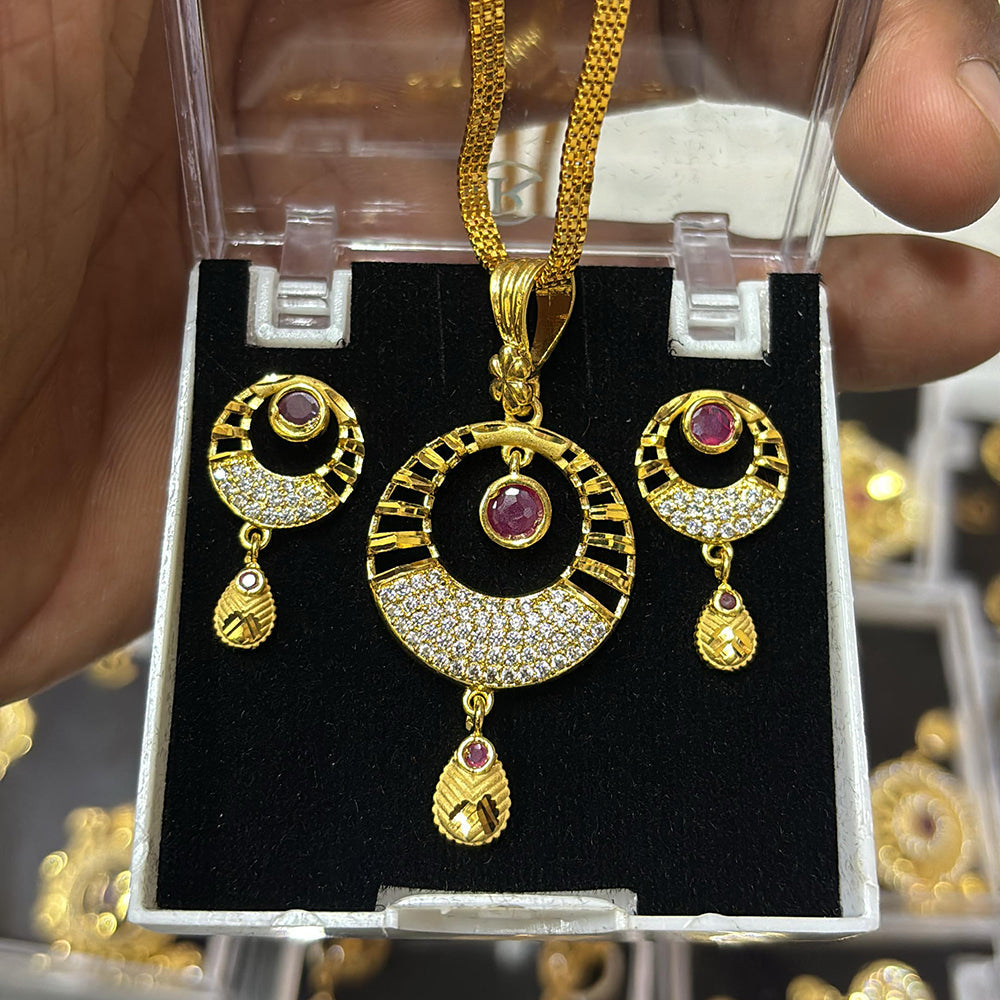 Pari Art Jewellery Forming Gold Pendant Set